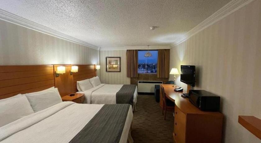 The Glenmore Inn & Convention Centre YYC Kültér fotó